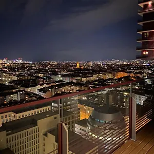 Triiiple Level 22 Mit Balkon Und Tiefgarage Wien